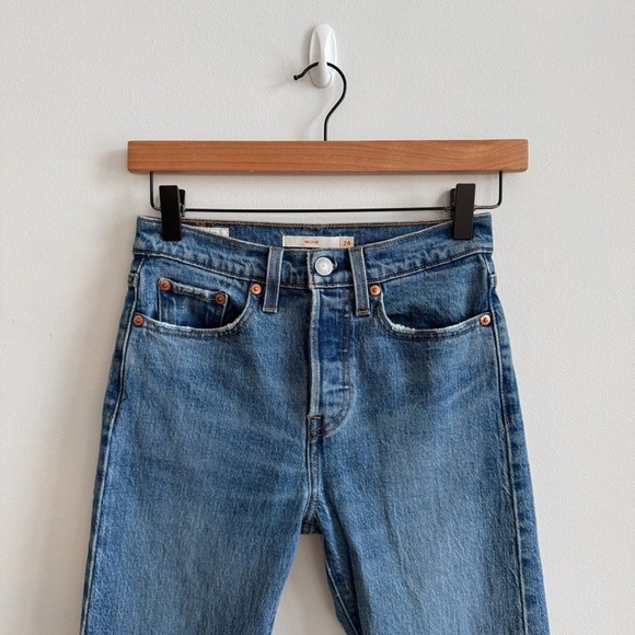 LEVI’S • Wedgie Icon Fit in These Dreams - Picture 6 of 13